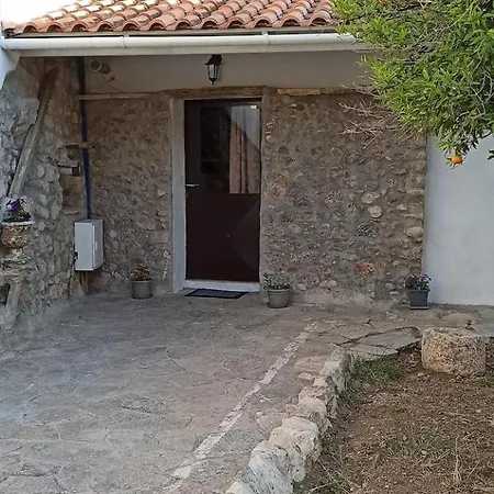 Eleonoras House Apartmán *